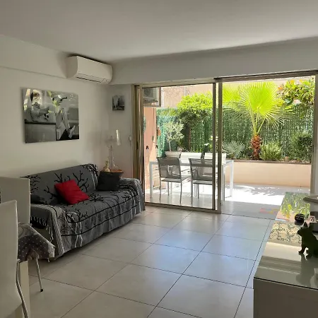 Rico Beach Apartment *