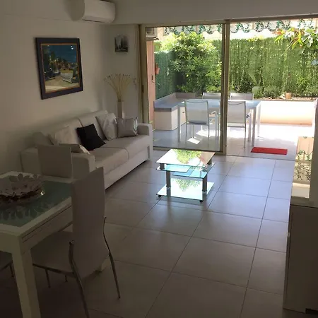 Rico Beach Apartament *